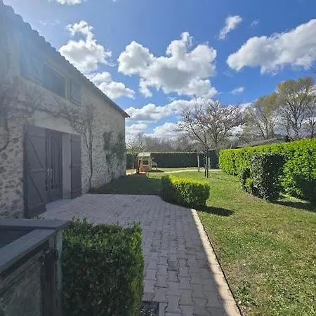 Jolie Maison En Pierre Piscine Chauffée
